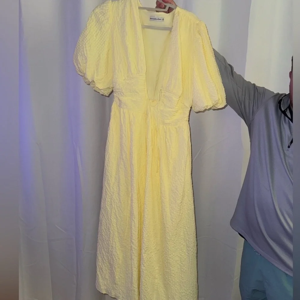 Abercrombie & Fitch Tie-Front Textured Maxi Dress